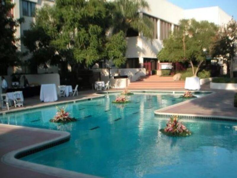 Delta Hotels By Marriott Ontario Airport Екстериор снимка