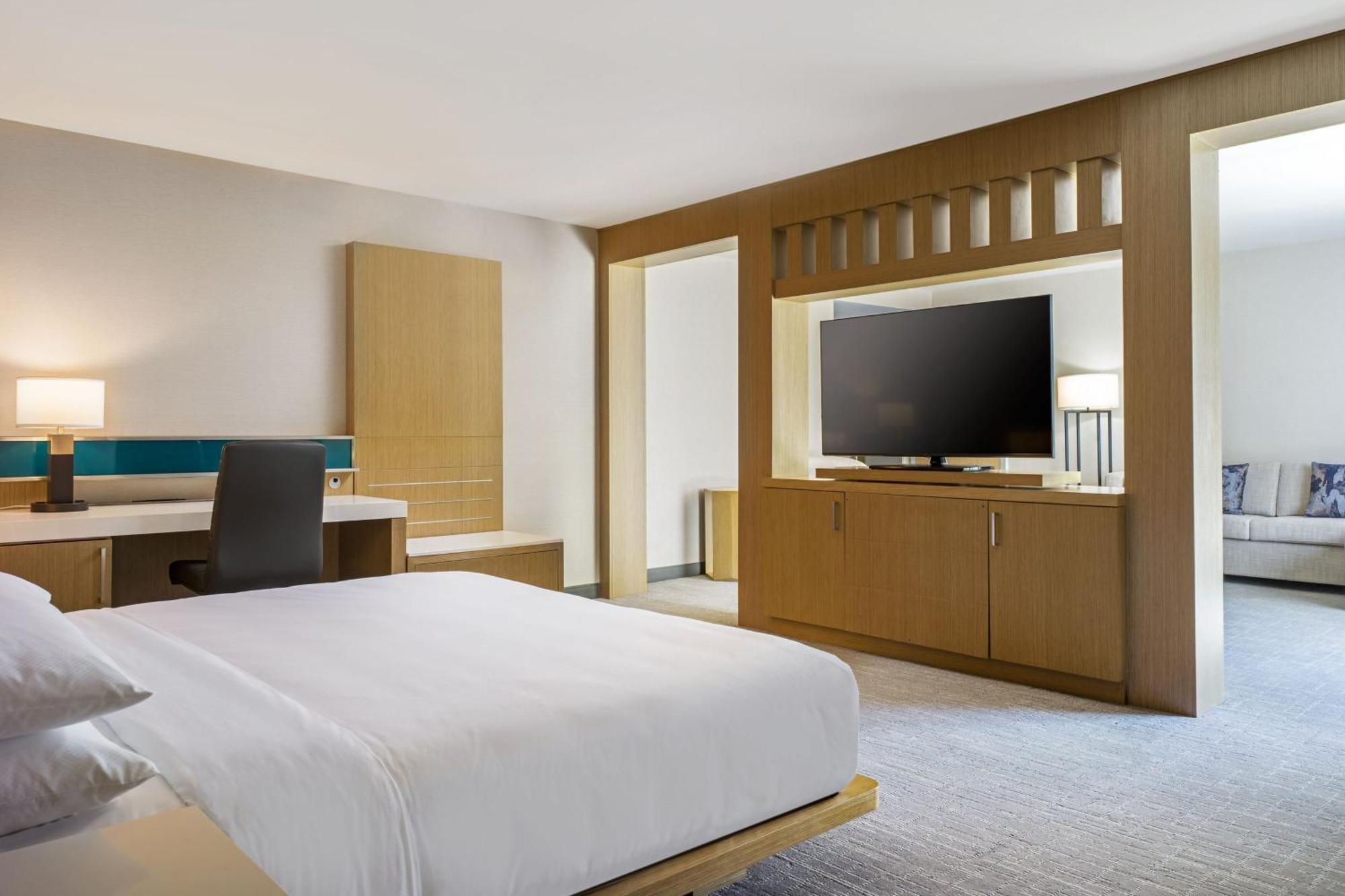 Delta Hotels By Marriott Ontario Airport Екстериор снимка