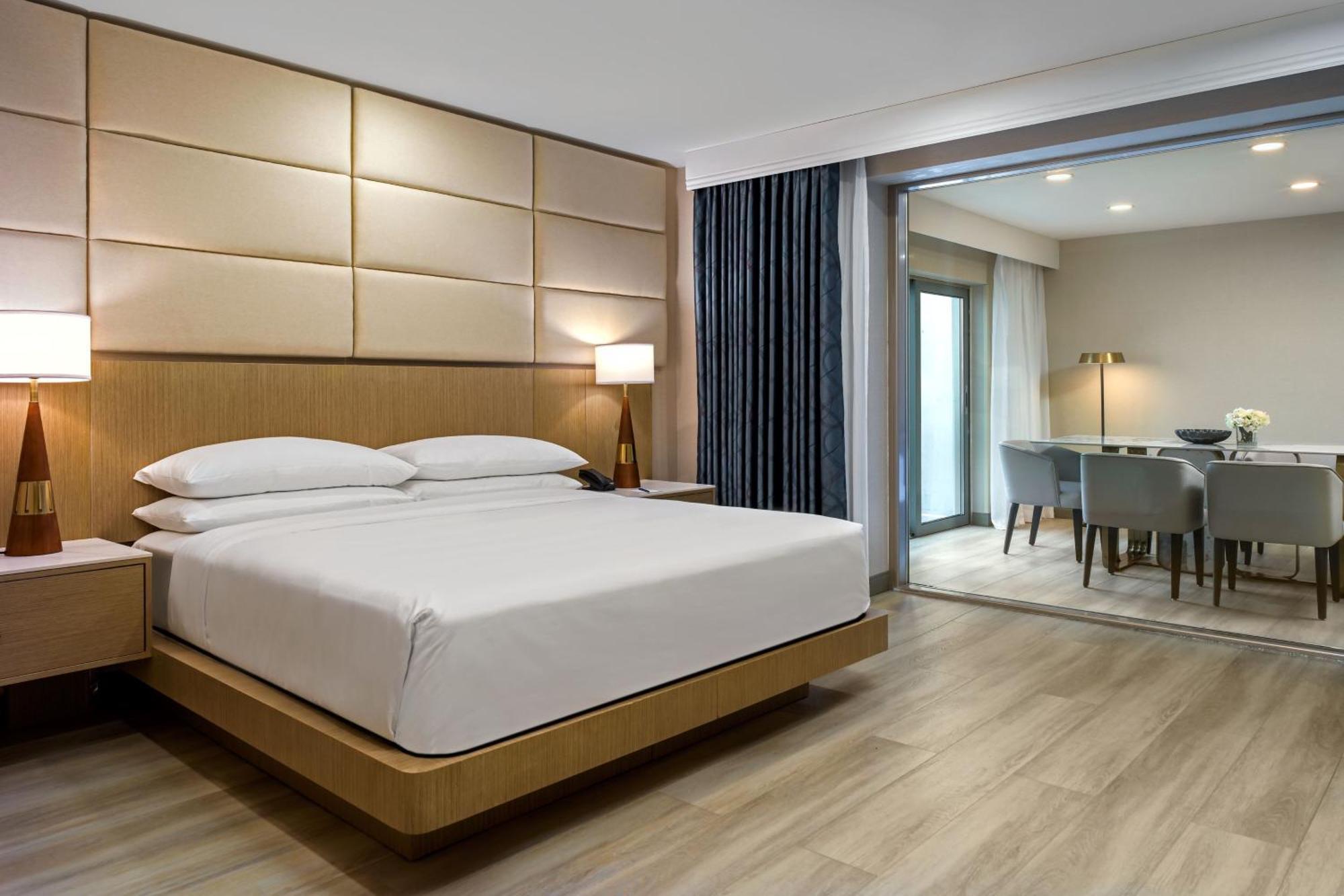 Delta Hotels By Marriott Ontario Airport Екстериор снимка