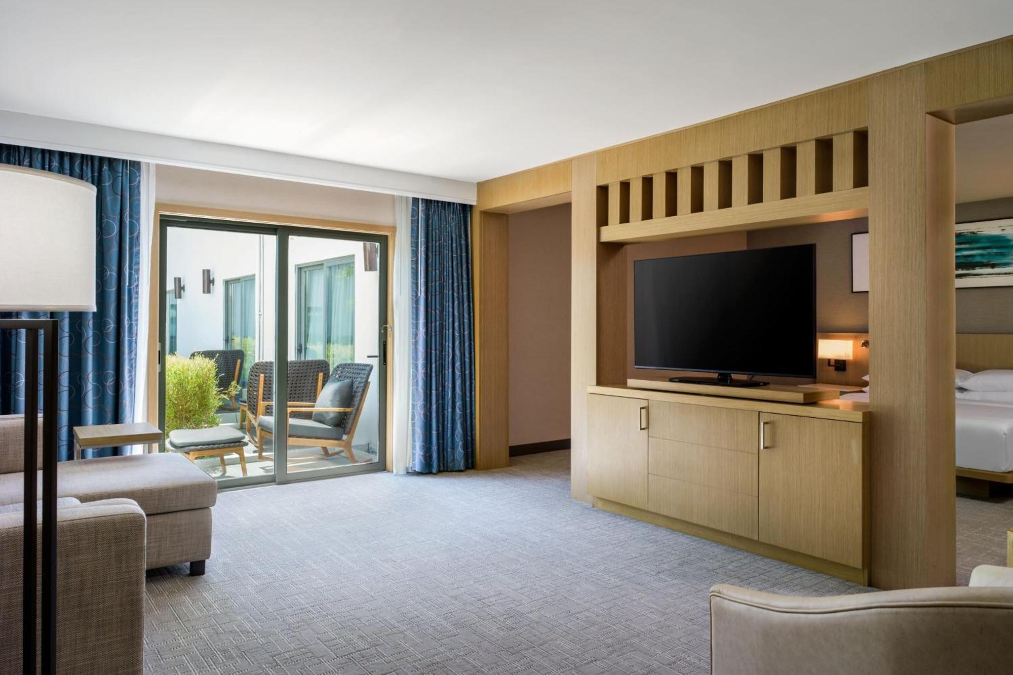Delta Hotels By Marriott Ontario Airport Екстериор снимка