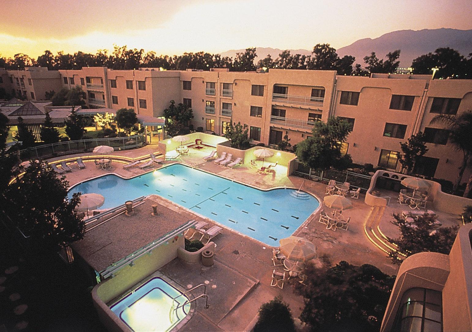 Delta Hotels By Marriott Ontario Airport Екстериор снимка