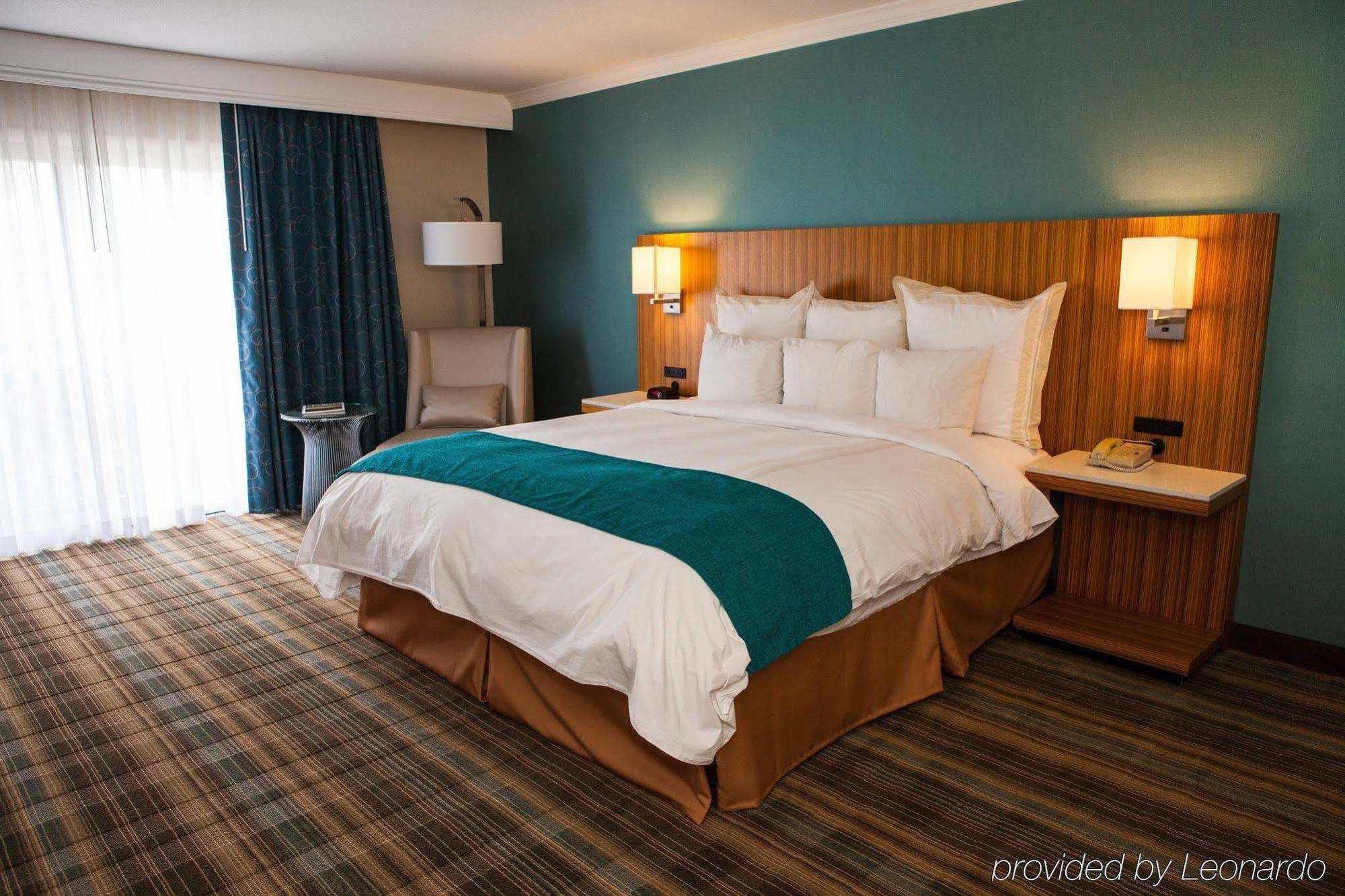 Delta Hotels By Marriott Ontario Airport Стая снимка